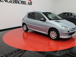 Peugeot 206 5-dörrar 1.4 XS Euro 4(75hk)Låga mil Ny bes