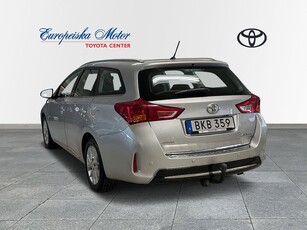 Toyota Auris 1.6 / TS / EXECUTIVE / V-HJUL / DRAG Helgklipp!