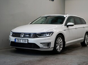 Volkswagen Passat GTE 218hk Executive Pano Drag Cockpit Värme