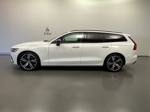 Volvo V60 Recharge T6 R-Design / Navigation /