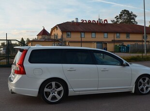 Volvo V70 2.5FT 231 hk R-Design M-Värmare Drag