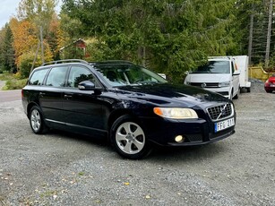 Volvo V70 2.5T Momentum, Drag, Fullservad, S/V Hjul, Mkt fin