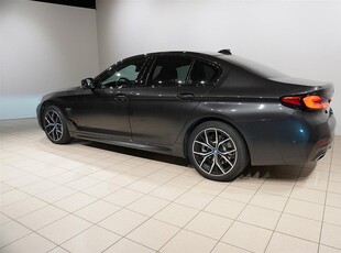 BMW 530e xDrive Sedan M Sport DAP H K Pa+ Drag