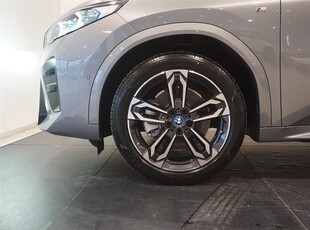 BMW iX2 xDrive30