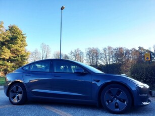 Tesla Model 3 Long Range AWD MOMS Rattvärme AP 1äg WLTP 614