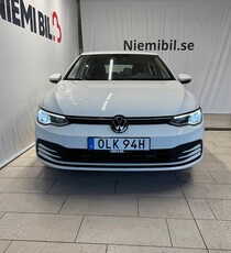 Volkswagen Golf 1.5 TSI ACT Aut 150hk B-värm Navi S&V-däck