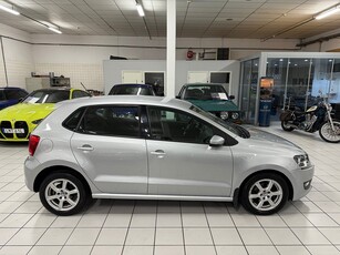 Volkswagen Polo 5-dörrar 1.4 Comfortline Automat Vinterhjul