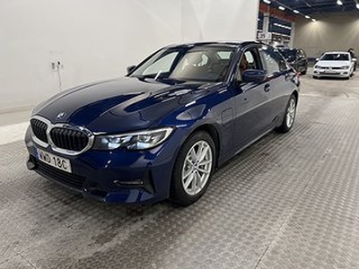 BMW 330 e Sedan 292hk Sport line Cockpit Skinn Navi MOMS