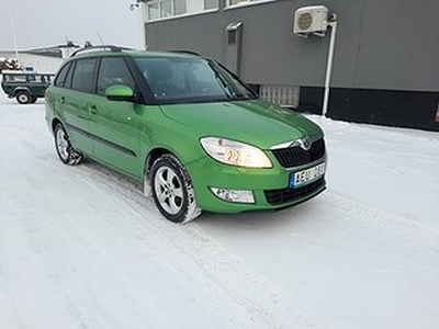 Skoda Fabia Kombi 1.2 TSI Euro 5.kamkedja.s+v.däck.avtg.drag