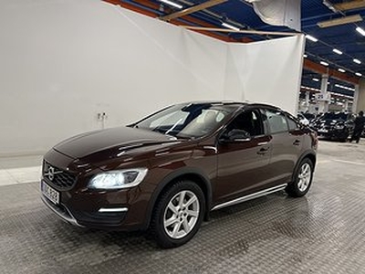 Volvo S60 Cross Country D4 Summum VOC Rattvärm PDC BLIS Drag