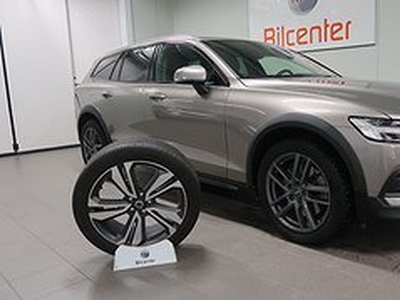 Volvo V60 Cross Country B4 AWD *RÄNTA 5,99%* VOC-HU-HK-Kamera-Navi