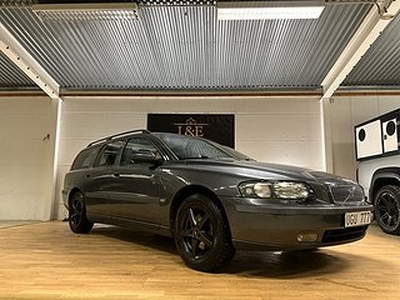 Volvo V70 2.4 Business 1ÄGARE/DRAG/KUPE-VÄRMARE/1ÅRSGARANTI