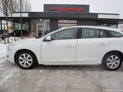 Volvo V60 D4 163hk Momentum Navi Svensksåld Skinn Drag Takucka