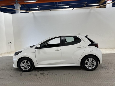 Toyota Yaris Active Komfortpaket Kamera Apple Rattvärme MOMS