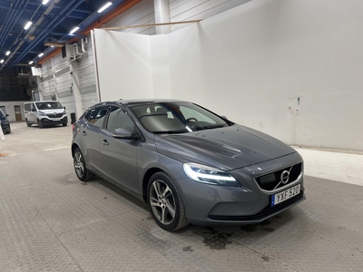 Volvo V40 D2 120hk Momentum Kamera Värmare Navi Drag VOC