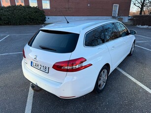 Peugeot 308 SW 1.2 e-THP Ny Kamrem Automat Drag Vinterdäck