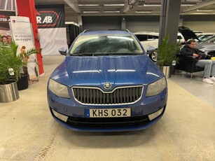 Skoda Octavia 1.6 TDI 2 ägare Aut Drag PDC Kamrem bytt SoV