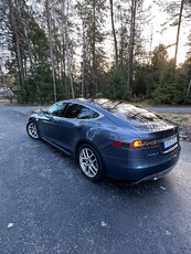 Tesla Model S 85