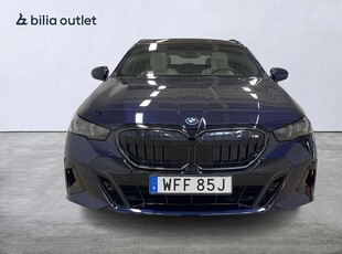 BMW 530e xDrive Touring M Sport Pro Pano Bowers Drag