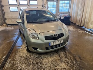 Toyota Yaris 5-dörrar 1.3 VVT Euro 4 Nybes. Superfin