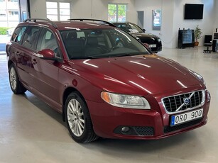 Volvo V70 2.5T Momentum/ NYBESIKTAD/ LÅGAMIL/