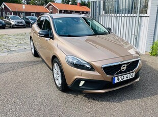 Volvo V40Cross Country T4 AWD AUT MOMENTUM NAVI 2014, Kombi