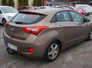 Hyundai i30 5-dörrar 1.6 CRDi Premium Aut Drag M-Värmare