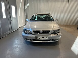 Volvo V40 2.0T Ny Besiktigad Ny Servad Dragkrok 163hk