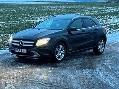 Mercedes-Benz GLA 220 CDI 4MATIC 7G-DCT Euro 6 | AUT | PANO