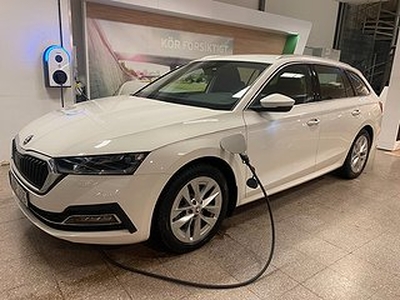 Skoda Octavia STYLE 1,4TSI PLUG-IN 204HK VÄRMARE/SoV DÄCK