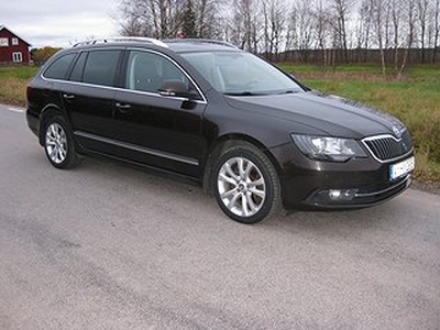 Skoda Superb Kombi 2.0 TDI 4x4 DSG Sekventiell 170hk nyserv.