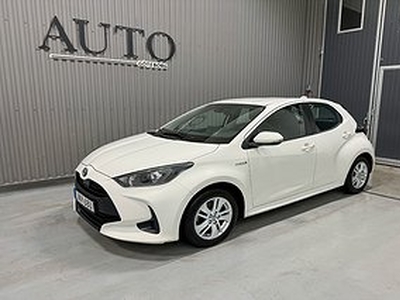 Toyota Yaris Hybrid CVT Back Kamera S&V Hjul Komfort Paket