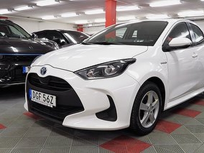 Toyota Yaris Hybrid CVT S&V Hjul Backkamera Nya karossen Euro 6