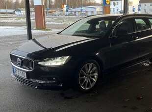 Volvo V90B4 AWD Diesel Mom Adv drag navigation S&V-hjul 2021, Kombi