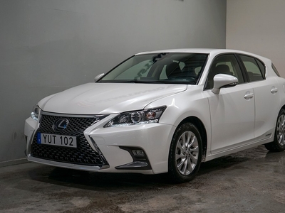 Lexus CT 200h 136hk Värmare Kamera GPS V-hjul Nyservad