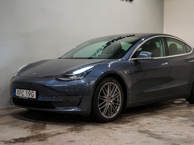 Tesla Model 3 Long Range AWD 440hk FSD Pano MOMS V-hjul