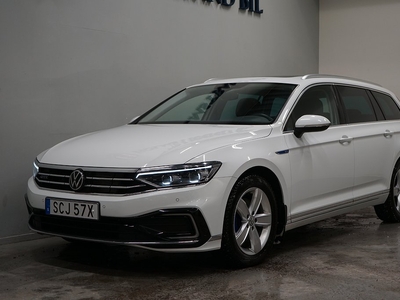 Volkswagen Passat GTE 218hk Executive Cockpit Pano Värmare Drag