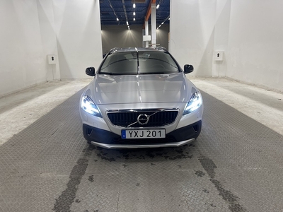 Volvo V40 Cross Country D3 150hk Momentum VOC Värmare Navi