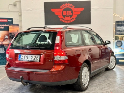 Volvo V50 2.4I AUTOMAT TOPPSKICK! LÅGMIL, NYKAMREM, S/V DÄCK