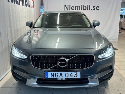 Volvo V90 Cross Country T5 AWD Momentum Drag/VoC/Navi/P-sens