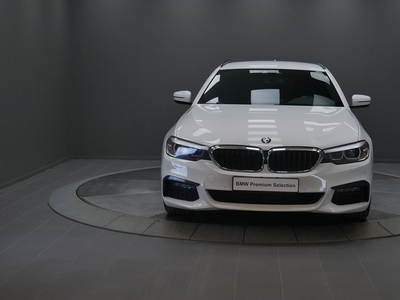 BMW 520 d xDrive Touring/M-Sport/Värmare/Drag