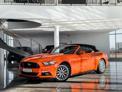 Ford Mustang GT Cab 5.0 V8 421hk / Sv.såld / Låga mil