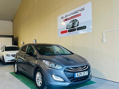 Hyundai i30 5-dörrar 1.6 CRDi Navi Backkamera Dragkrok