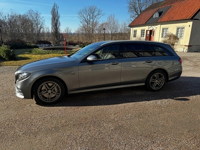 Mercedes-Benz E 300 de T PLUG-IN kan leasas. VAT