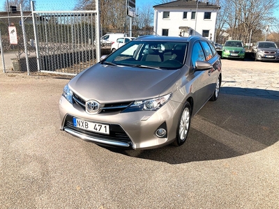 Toyota Auris 1.6 132HK SPORTS TOURING / 11300Mil