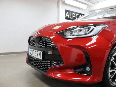 Toyota Yaris GR-SPORT 2300 MIL GPS APPLE CARPLAY NYSERVAD