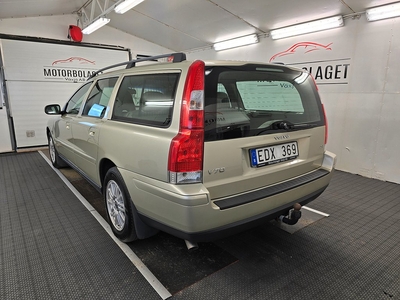 Volvo V70 2.4 Man170hk*Skinn *Låga mil Dragkrok*