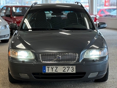 Volvo V70 2.5T Momentum Automat Välskött NyKamrem 210hk 0%RÄNTA