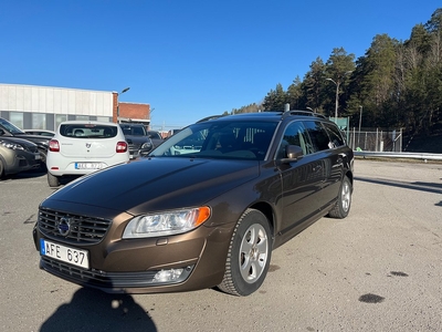 Volvo V70 T5 245hk Automat Skinn Drag Navi Momentum Euro 6