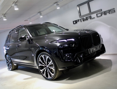 BMW X7 M60i xDrive M-SPORT B&W Panorama MOMS Maxutrustad